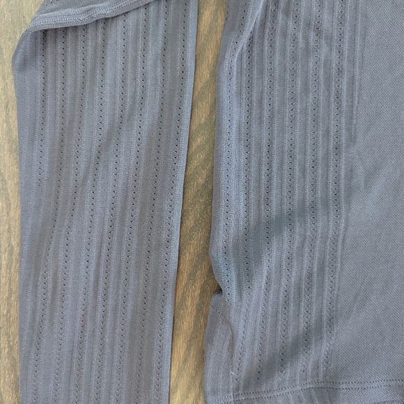 Lululemon Navy Long Sleeve Crop - Picture 4 of 7